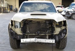 2017 Toyota Tacoma - Image 16