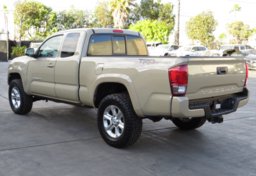 2017 Toyota Tacoma - Image 7