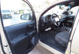 2017 Toyota Tacoma - Image 21