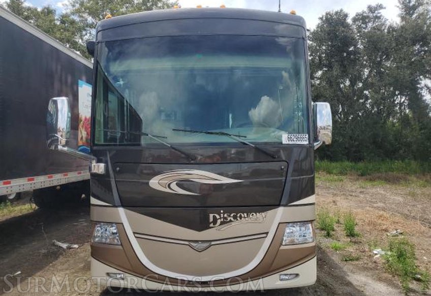 2011 Freightliner XCM Chassis - Image 3