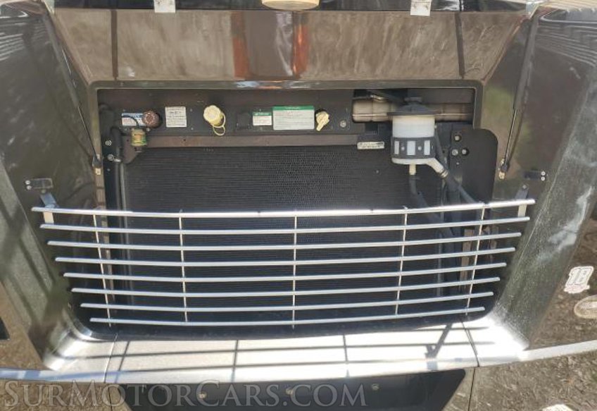 2011 Freightliner XCM Chassis - Image 7