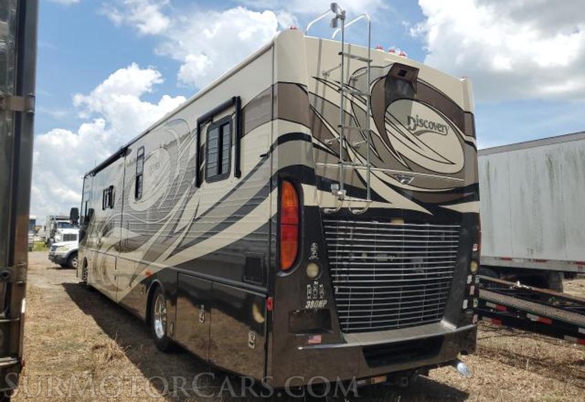 2011 Freightliner XCM Chassis - Image 4