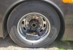 2011 Freightliner XCM Chassis - Image 9