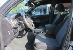 2022 Toyota Tacoma - Image 28