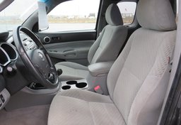 2009 Toyota Tacoma - Image 29
