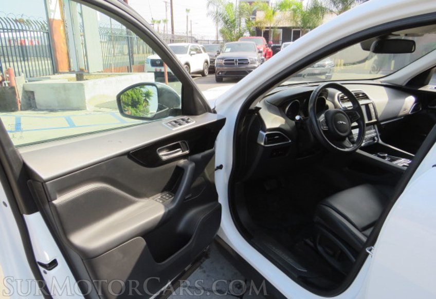 2018 Jaguar F-PACE - Image 21