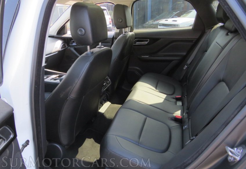 2018 Jaguar F-PACE - Image 29