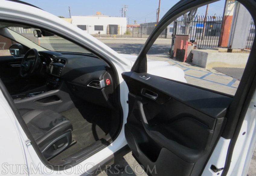 2018 Jaguar F-PACE - Image 22