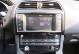 2018 Jaguar F-PACE - Image 36