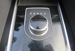 2018 Jaguar F-PACE - Image 40