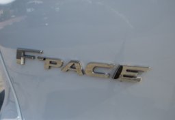 2018 Jaguar F-PACE - Image 19