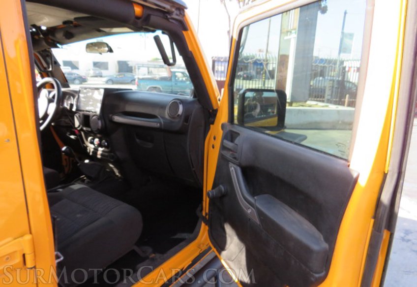 2012 Jeep Wrangler Unlimited - Image 32