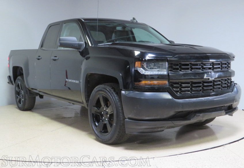 2017 Chevrolet Silverado 1500 - Image 3