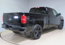 2017 Chevrolet Silverado 1500 - Image 9