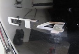 2022 Cadillac CT4-V - Image 18