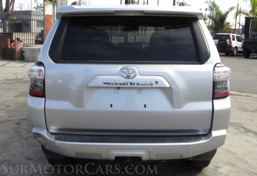 2020 Toyota 4Runner - Image 10