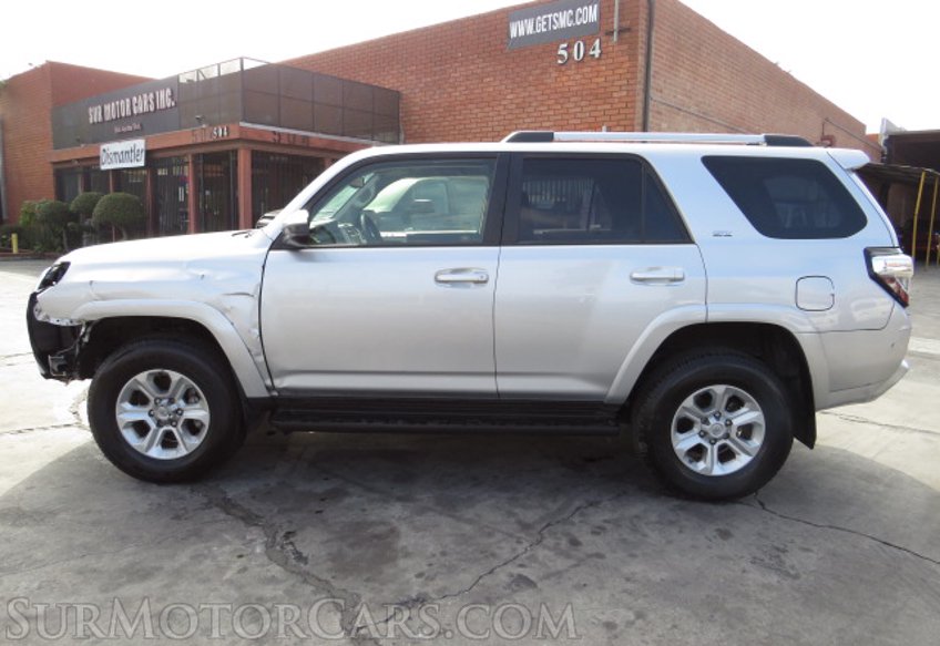 2020 Toyota 4Runner - Image 12