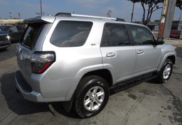 2020 Toyota 4Runner - Image 5