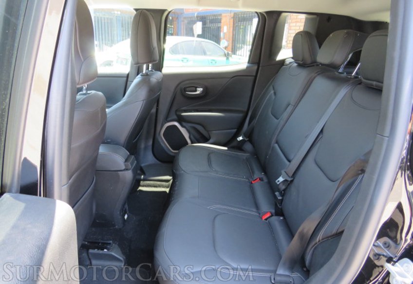 2015 Jeep Renegade - Image 31