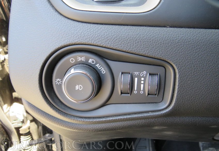 2015 Jeep Renegade - Image 44