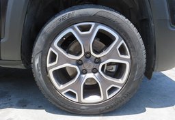 2015 Jeep Renegade - Image 19