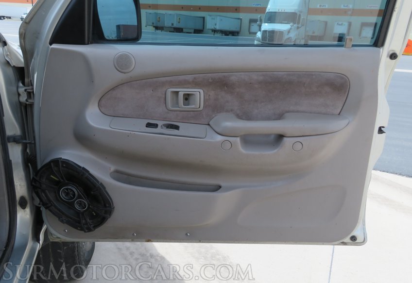 2002 Toyota Tacoma - Image 33