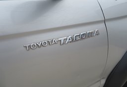 2002 Toyota Tacoma - Image 20