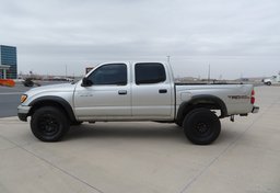 2002 Toyota Tacoma - Image 9