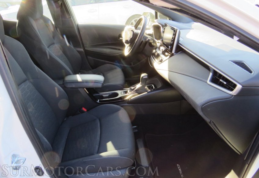 2021 Toyota Corolla Hatchback - Image 27