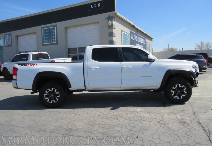 2017 Toyota Tacoma - Image 9