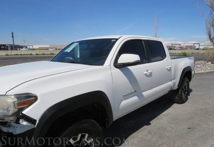 2017 Toyota Tacoma - Image 16