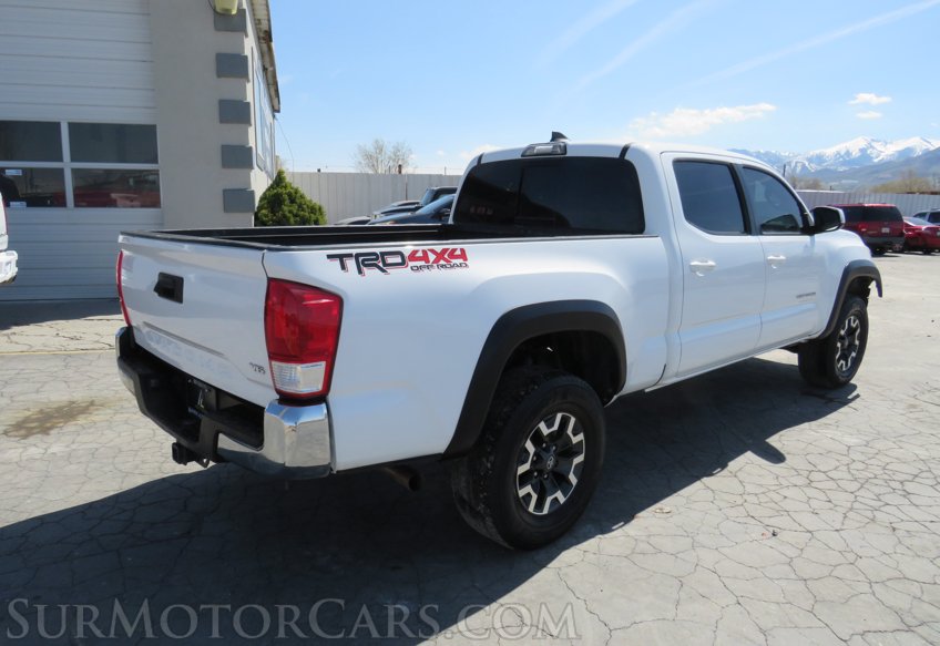 2017 Toyota Tacoma - Image 7
