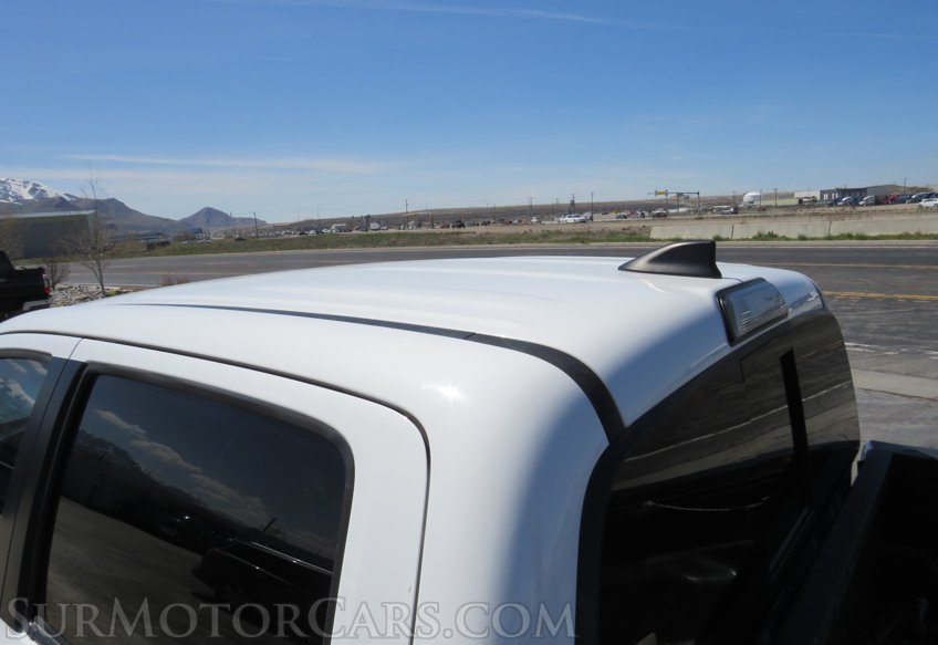 2017 Toyota Tacoma - Image 21