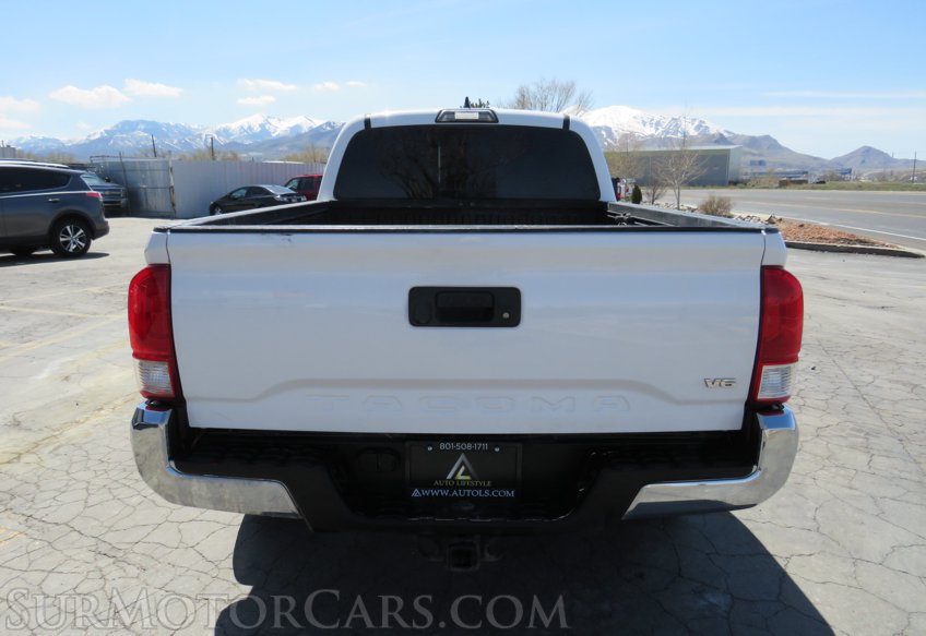 2017 Toyota Tacoma - Image 12