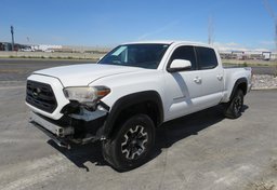 2017 Toyota Tacoma - Image 4