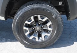 2017 Toyota Tacoma - Image 54