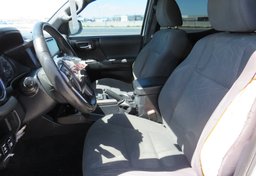 2017 Toyota Tacoma - Image 31