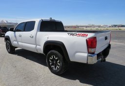 2017 Toyota Tacoma - Image 8