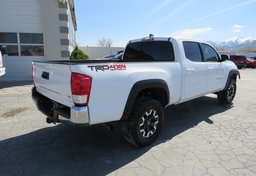 2017 Toyota Tacoma - Image 5