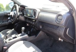 2017 Toyota Tacoma - Image 28