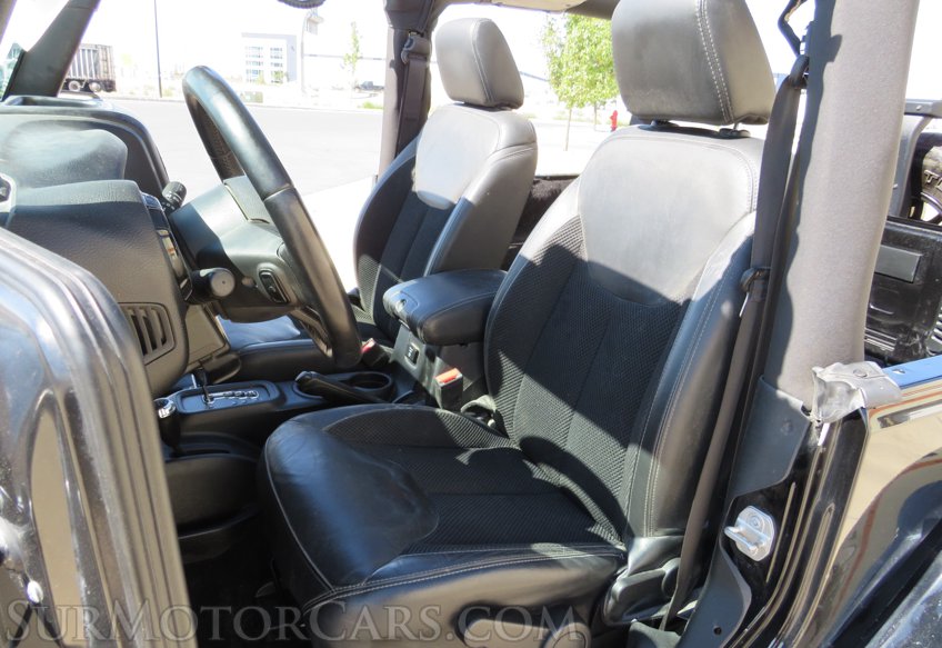 2017 Jeep Wrangler - Image 32