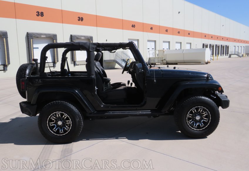 2017 Jeep Wrangler - Image 10