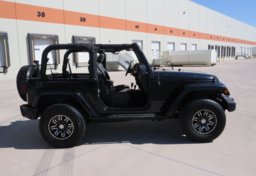 2017 Jeep Wrangler - Image 10