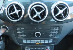 2017 Mercedes-Benz B-Class - Image 38