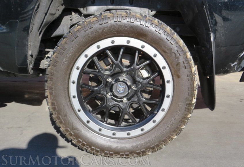 2014 Toyota Tundra Truck - Image 21