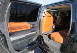 2014 Toyota Tundra Truck - Image 28