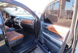 2014 Toyota Tundra Truck - Image 23