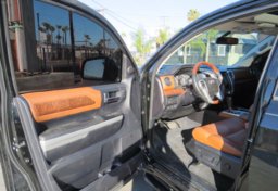 2014 Toyota Tundra Truck - Image 22