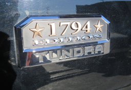 2014 Toyota Tundra Truck - Image 17