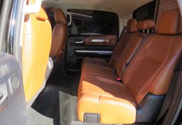 2014 Toyota Tundra Truck - Image 30